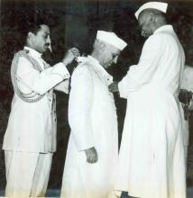 Prime Minister Pandit Nehru receiving the Bharat Ratna award from President Dr. Prasad